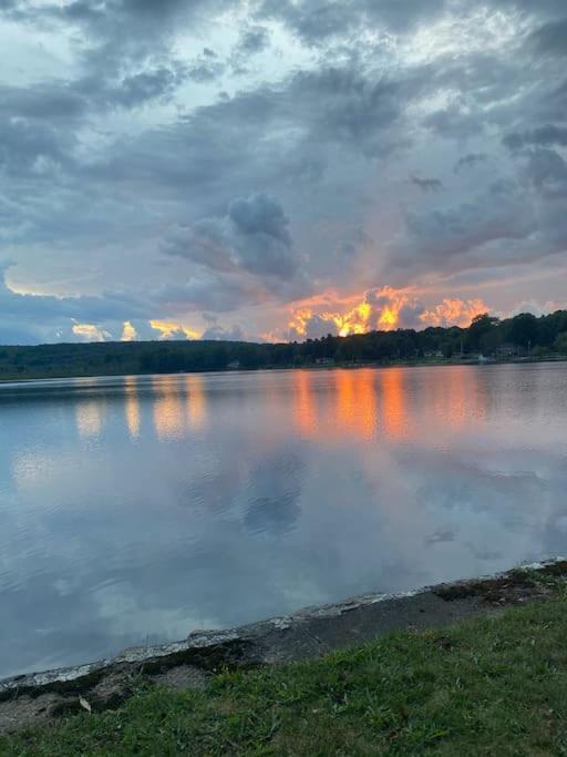 Serenity Sunset Brocton Ngoại thất bức ảnh